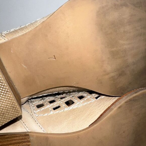 Jeffrey Campbell Cutout Taggart Booties Natural Beige Leather Size 7 - Picture 11 of 11